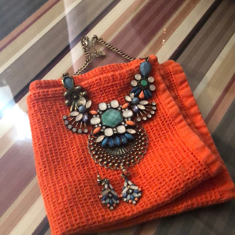 Nice necklace whit earring nices colors